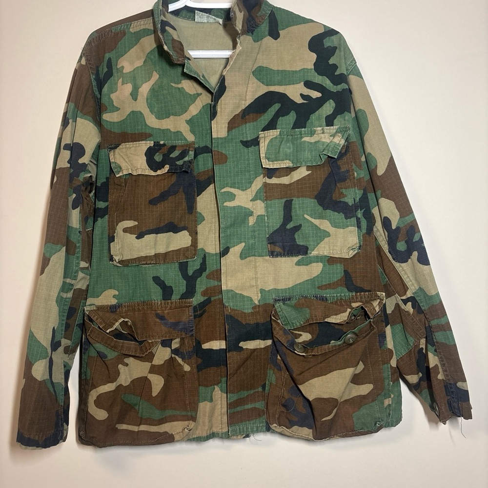 Woodland Camo Field Jacket - Classic Military Style size large